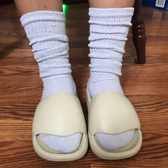 New white super comfy slide - Picture 9 of 9